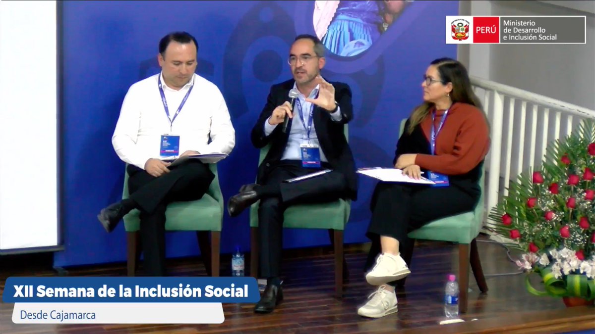 PNUDperu's tweet photo. Para construir la resiliencia de las personas, es clave contar con sistemas de protección social adaptativa, que refuercen las capacidades de recuperación de los hogares en pobreza.
Sigue en vivo a @xavierhfpnud en la en la Semana de la Inclusión Social➡️https://t.co/Plvu24xqKM https://t.co/AOtMRUBsYh