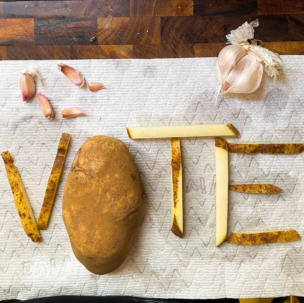 hungerfreeor's tweet photo. Oregon ballots have hit mailboxes, and your voting choices will impact Oregonians facing food insecurity. 

We must elect leaders who listen to the voices of those most affected by food insecurity and prioritize anti-hunger policies.

Read more at https://t.co/eXCvgoU7h3 https://t.co/GyNOsWYQj4