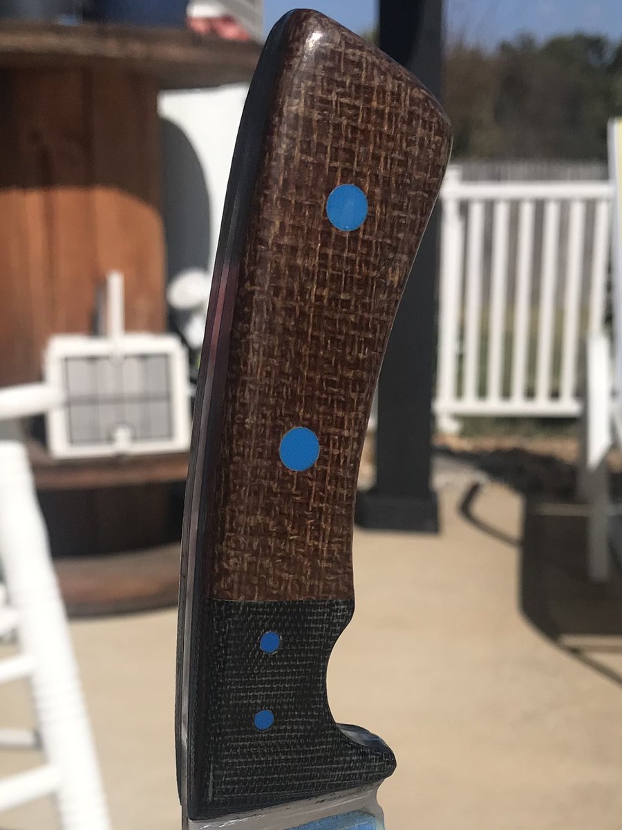 DaveToolsBlades's tweet image. Finishing a knife in the shop today.  It came a long way in a few hours. #knifemaker #shopproject