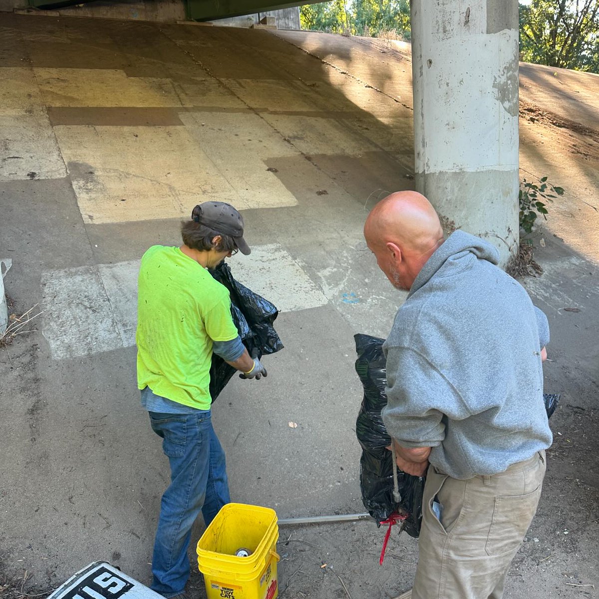 RaleighCleanup's tweet photo. This photo highlights the heart of our organization, the volunteers who built it from the ground up, and our future - the Workforce program. 

#community #litter #together https://t.co/gFKF7nVTC1