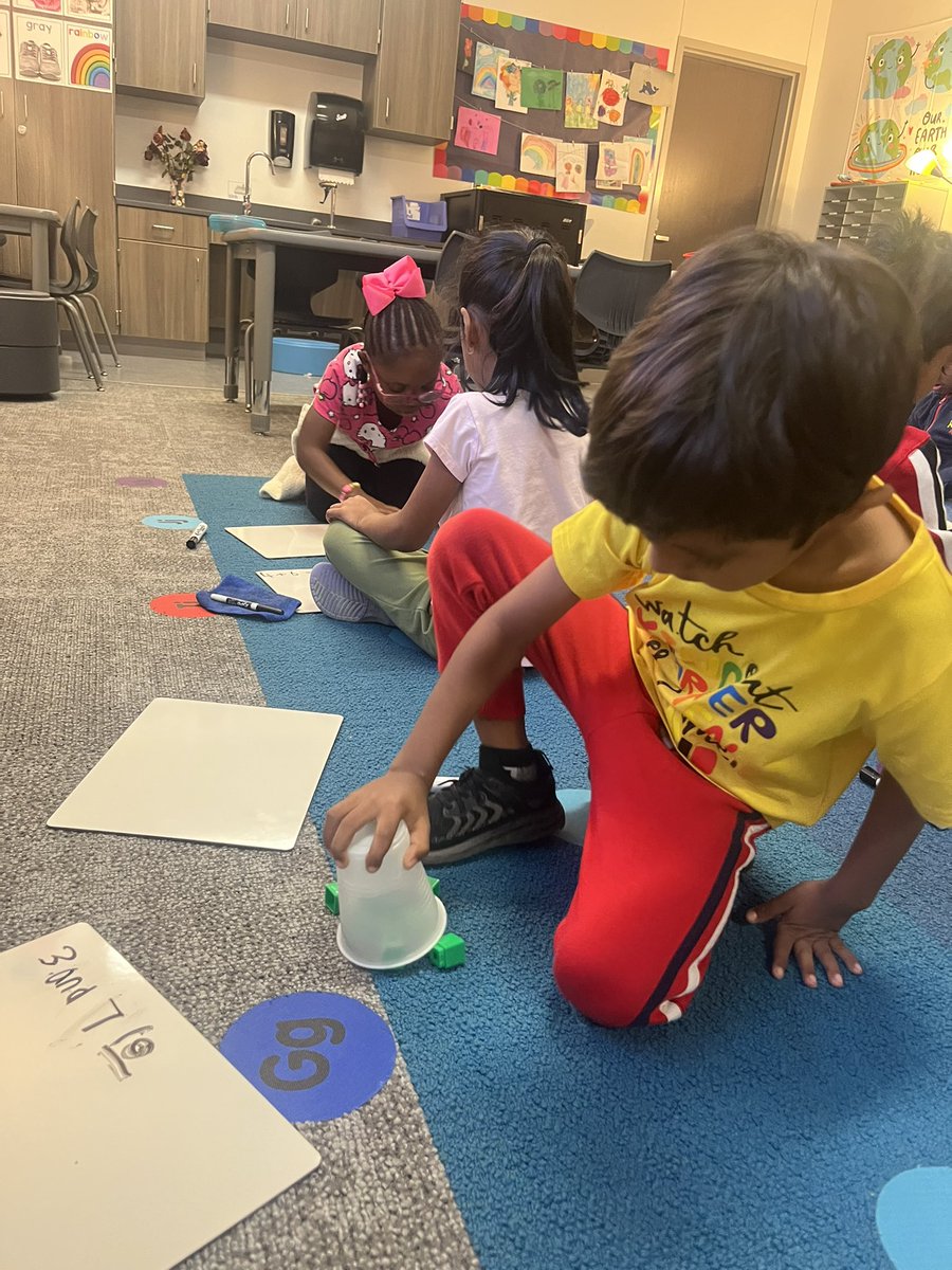 MrsRiveraKinder's tweet photo. Capture and count! These math rockstars had so much fun composing numbers this morning 💙 @PISDChristie https://t.co/6XkTsqarfR