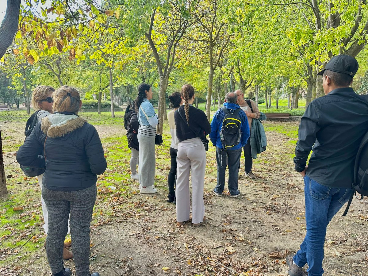 ProcomarVLL's tweet photo. ‼️jornada al aire libre! Visitamos el Parque del Jardín botánico con voluntarias de PI para planificar y ubicar el espacio donde pondremos las cajas nido del proyecto de voluntariado ambiental 2024 #alasenrefugio financiado por @Fundcajaburgos y @FundlaCaixa https://t.co/de0vD8y9CE