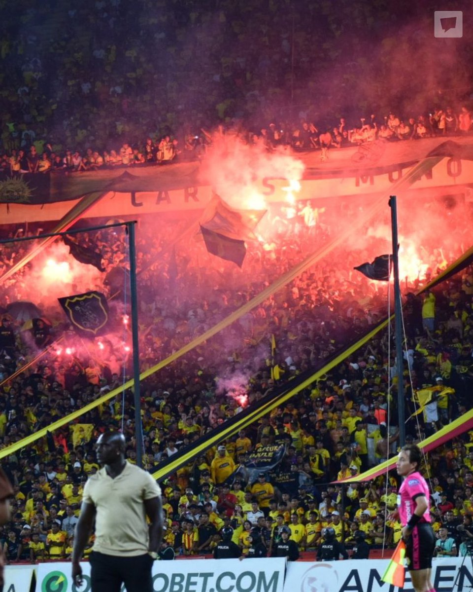 MrOFFSIDER's tweet photo. Barcelona SC ha vendido 92.676 entradas en 12 partidos, generando un promedio de 7.723
Esto hasta la fecha 10 de Liga Pro, dato de @JuanCarlosPadiF en #MrOFF https://t.co/TCMSmhxkhw