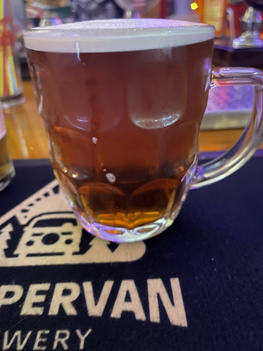 Simply superb is this <a href="/BrassCastleBeer/">Brass Castle Brewery</a> Best Bitter in @MicrobusG  and to top it off it’s in a proper pint glass
#Allhailtotheale