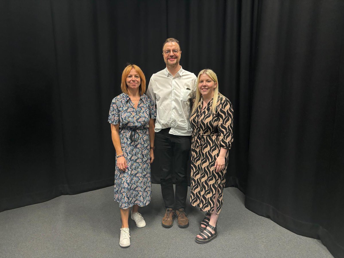 A big congratulations to Paul Rhys for his episode of Iaith ar Daith. It was a pleasure to work with someone so enthusiastic and committed to learning Welsh.