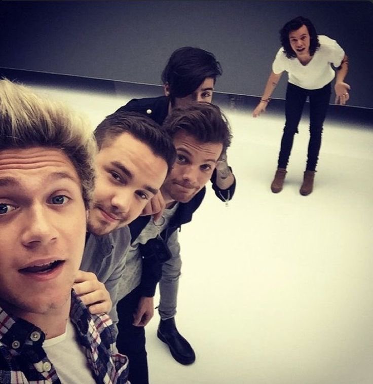 _F34RLESS_'s tweet image. “we’ll always be part of each other like growing up”