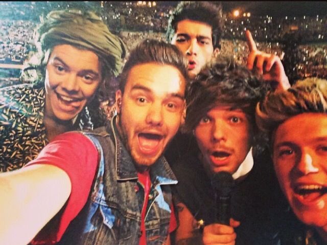 _F34RLESS_'s tweet image. “we’ll always be part of each other like growing up”