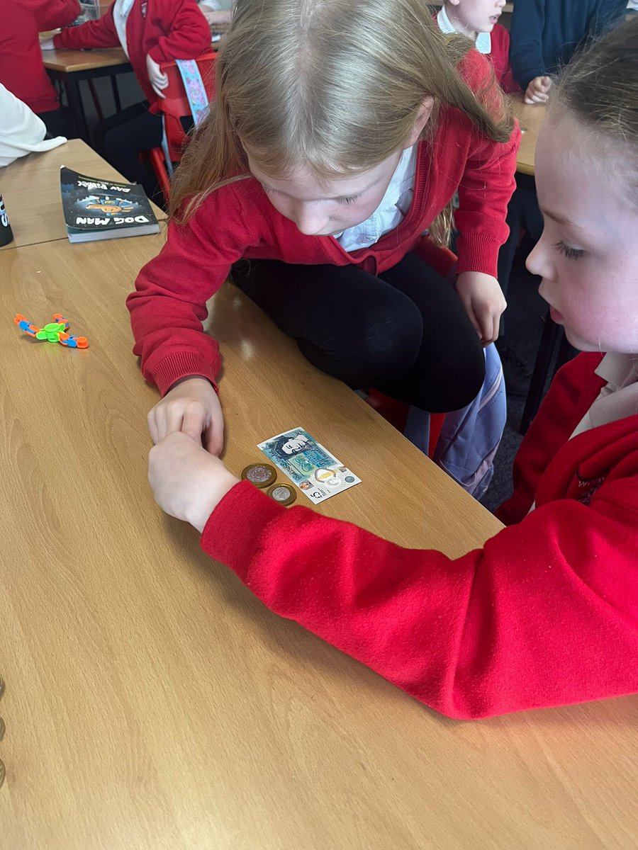 Woodside Primary (@woodsidepschool) on Twitter photo P4/5 were working on making different amounts with coins and notes 💰#itsSLC <a href="/SLCNumeracy/">SLC Numeracy and Mathematics</a> P4/5 were working on making different amounts with coins and notes 💰#itsSLC <a href="/SLCNumeracy/">SLC Numeracy and Mathematics</a>