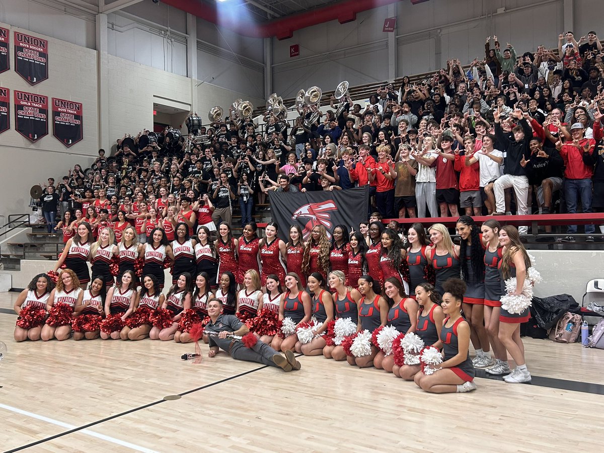 Union_Athletics's tweet photo. Union spirit was on full display at todayโs Spirit Stick Rally! ๐ถ๐ฅ Huge thanks to @NewsOn6 for bringjng the excitement! #SpiritStick #GameDayEnergy https://t.co/pacHQqELam