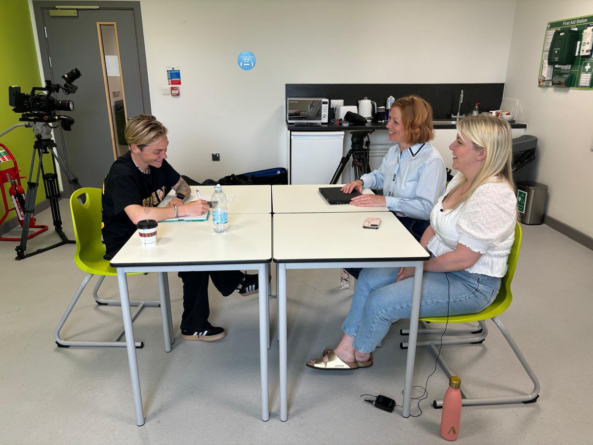 Congratulations <a href="/jessfishlock/">Jessica Fishlock MBE</a> on your episode of Iaith ar Daith. We had lots of fun teaching you Welsh Jess. Well done on your journey to learning Welsh.  If you haven’t watched it, catch up now on S4C Clic.