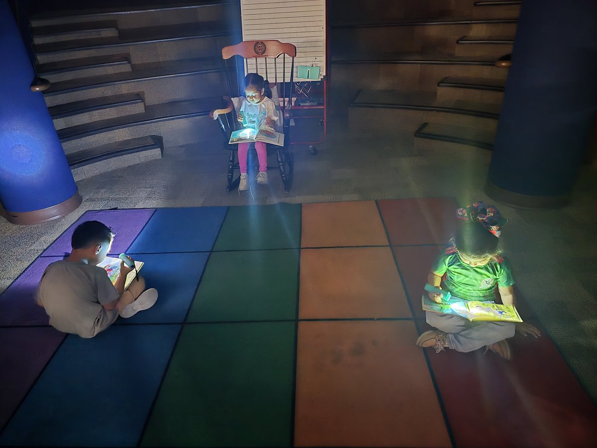 My little humans loved flashlight reading during library time.  Thank you Ms. Alfaro for being an amazing librarian 🫶
#RicheyElementary #elementarylibrarians #flashlightreading #prekpasadena