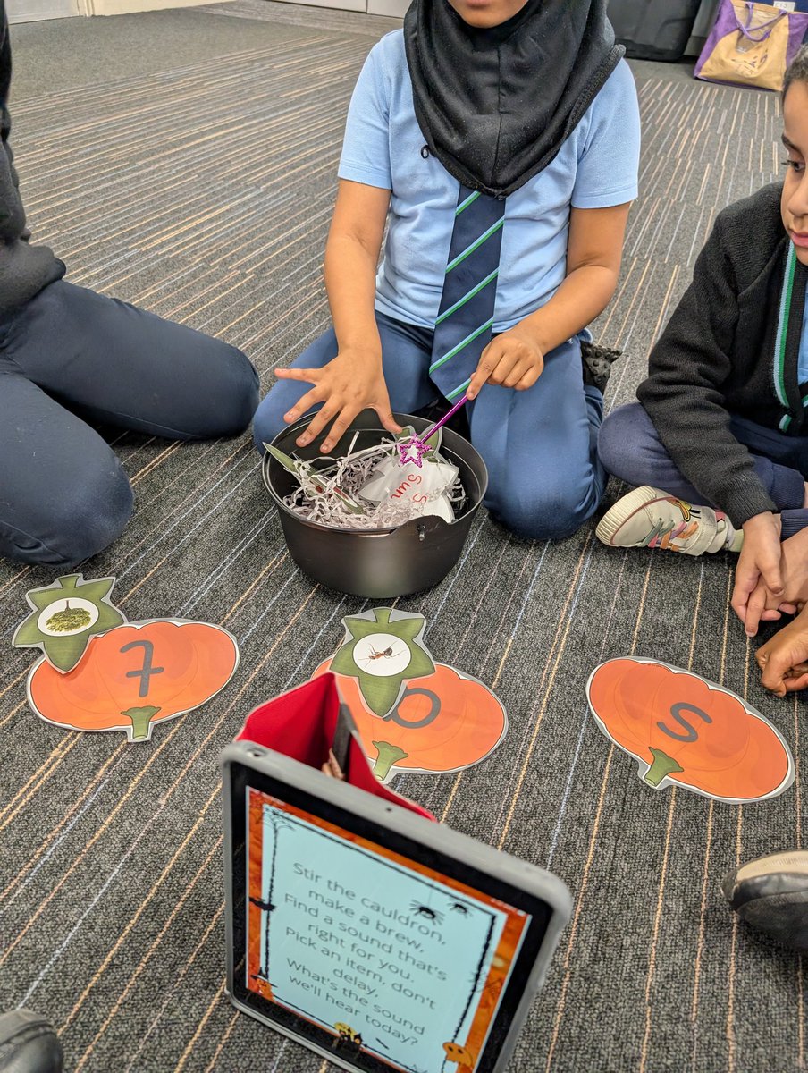 Claire Mackay tweet media