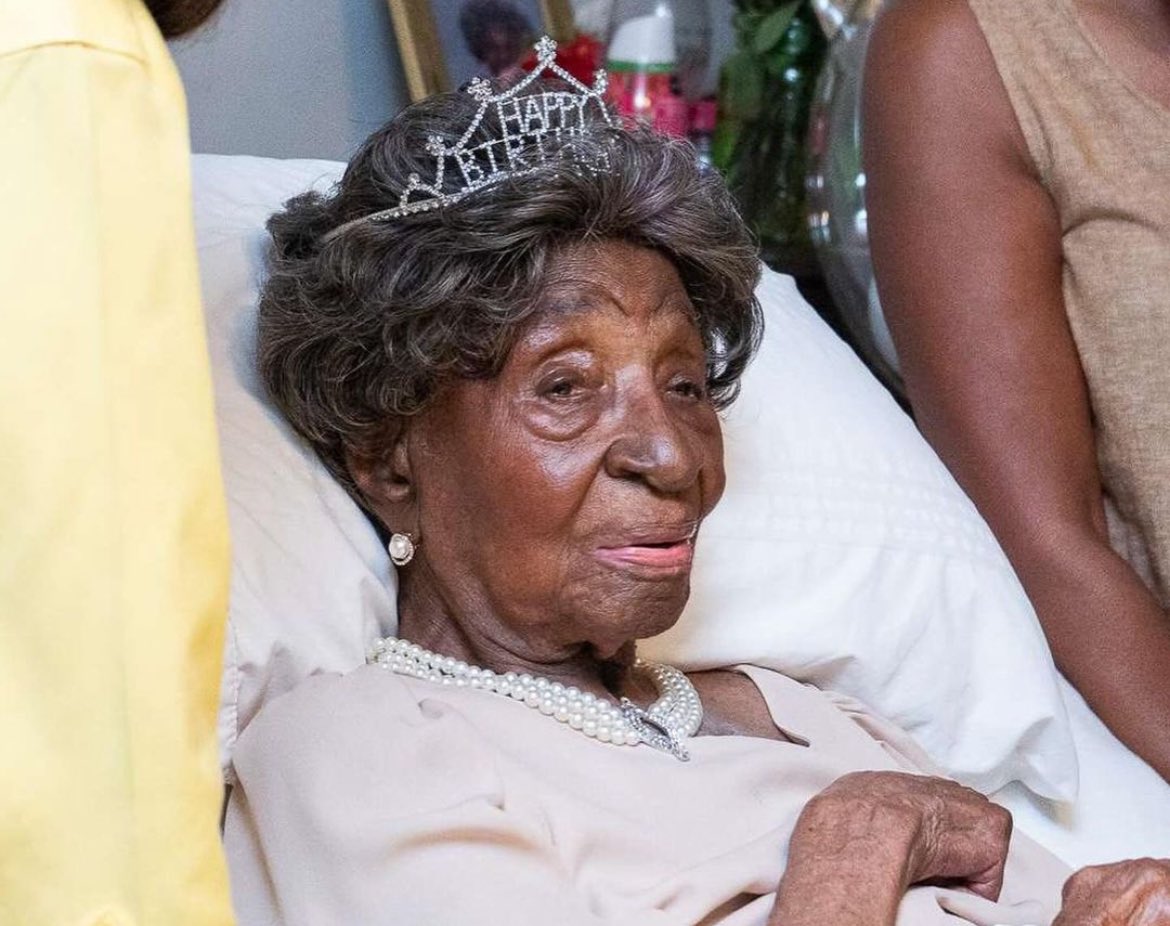 UniverseServant's tweet photo. 🚨#ElizabethFrancis Oldest Living #American Dies At 115 https://t.co/hrmhzAnvzH