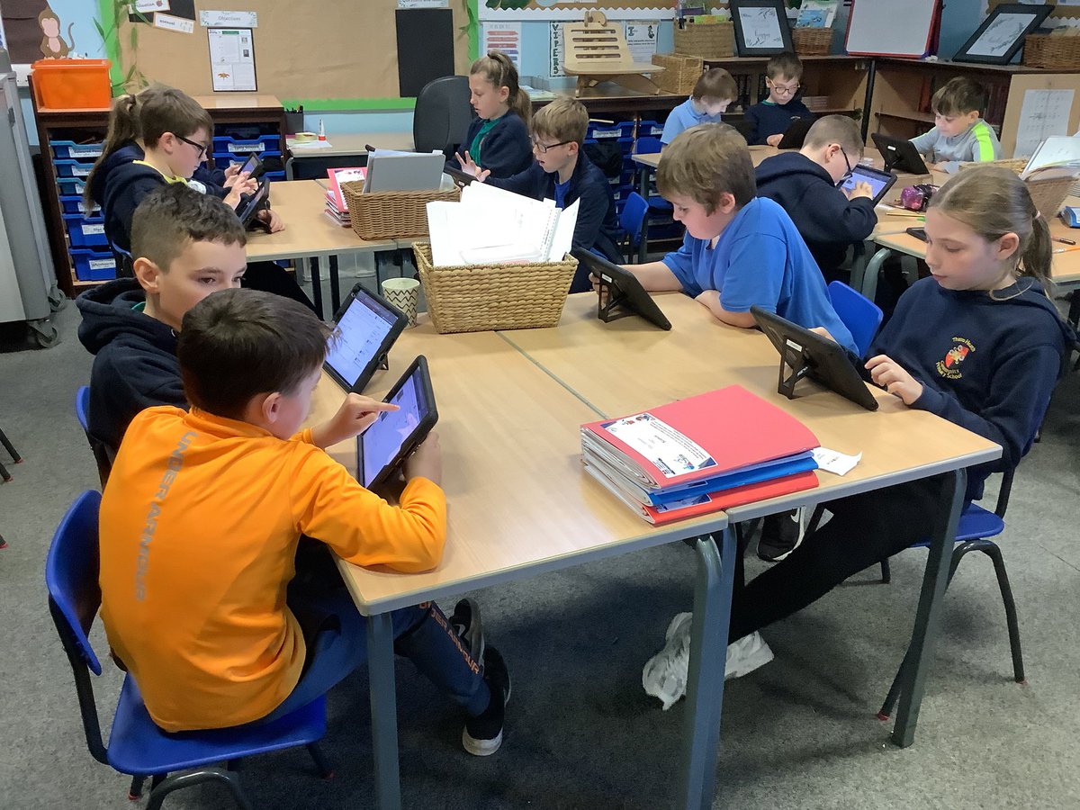 MrsKY_Thatto's tweet photo. The children have been working in groups to create fantastic presentations about the Anglo-Saxons #ThattoPrim_computing #ThattoPrim_history https://t.co/VeGI1j4Omt