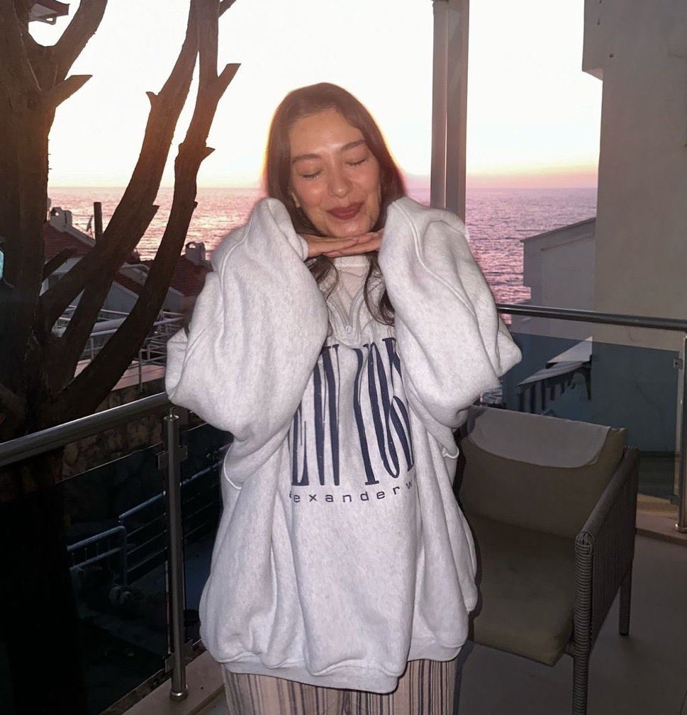 TTvshows's tweet photo. #NeslihanAtagül 
نسليهان أتاغول ستزور مصر غدًا لحضور دعوة خاصة. https://t.co/WU6wVk0c3Q