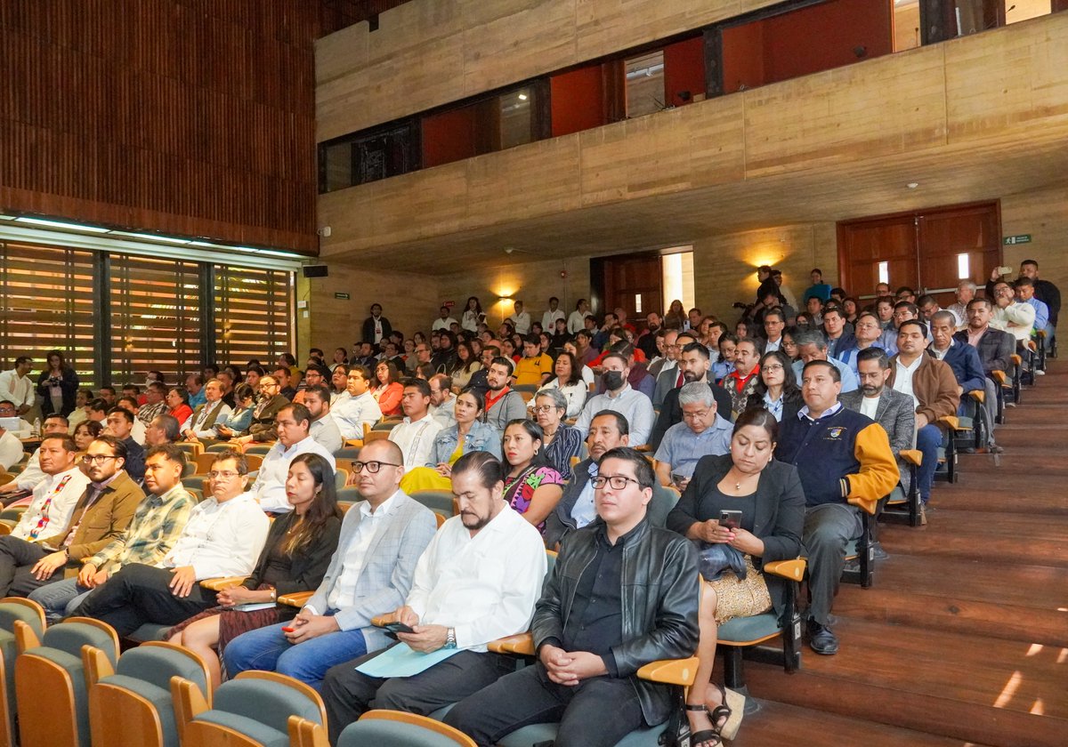 DesEconomicoOax's tweet image. Este jueves presentamos al sector empresarial, académico, social y público en general la Oficina Virtual de Información Económica #OVIE para el estado de Oaxaca, plataforma tecnológica gratuita que reúne información fundamental para la toma de decisiones económicas.