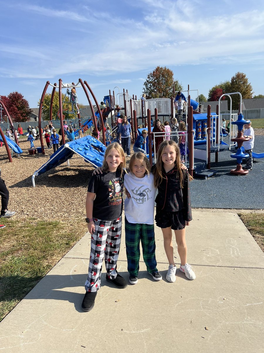 Our Tanzanite House Leaders got to fly our flag and lead their housemates to our House Celebration for being in the lead after 1st Quarter. We are hoping to see the flag out a lot this year! #SCESoars #tanzanitesturn