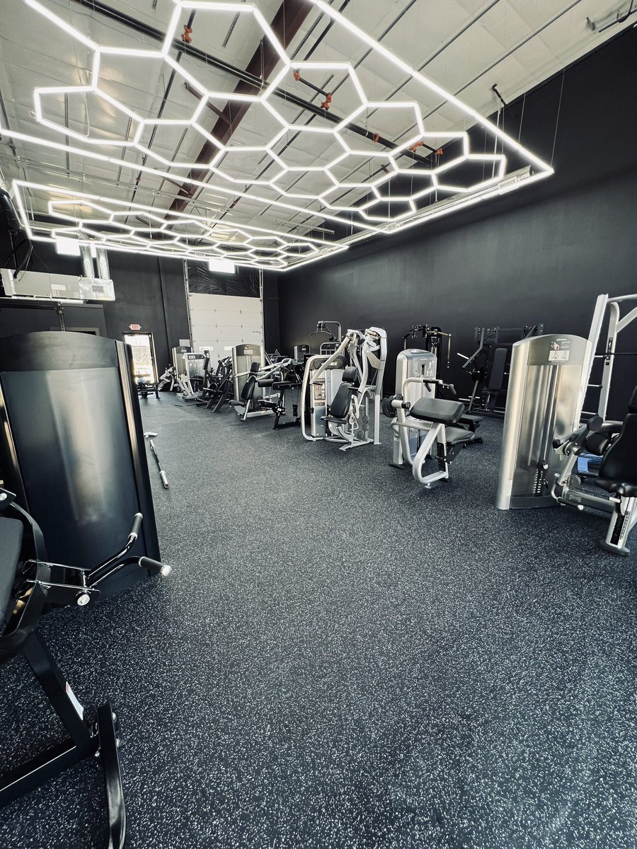 LVNDMARK tweet media