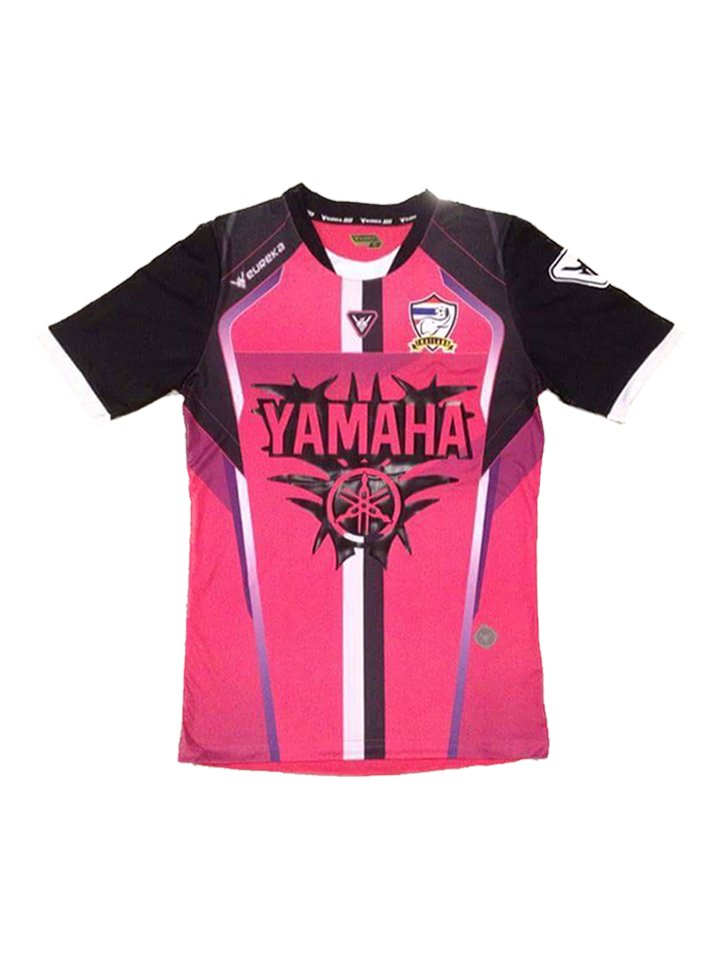 kc_singe's tweet photo. @AmateurDeFootix @goy_goykmol @Zalecccc @kc_leoni oui, le maillot est littéralement en train de me dire "𝓚𝓲𝓷𝓭 𝓻𝓮𝓰𝓪𝓻𝓭𝓼" https://t.co/2FdpfriWJp