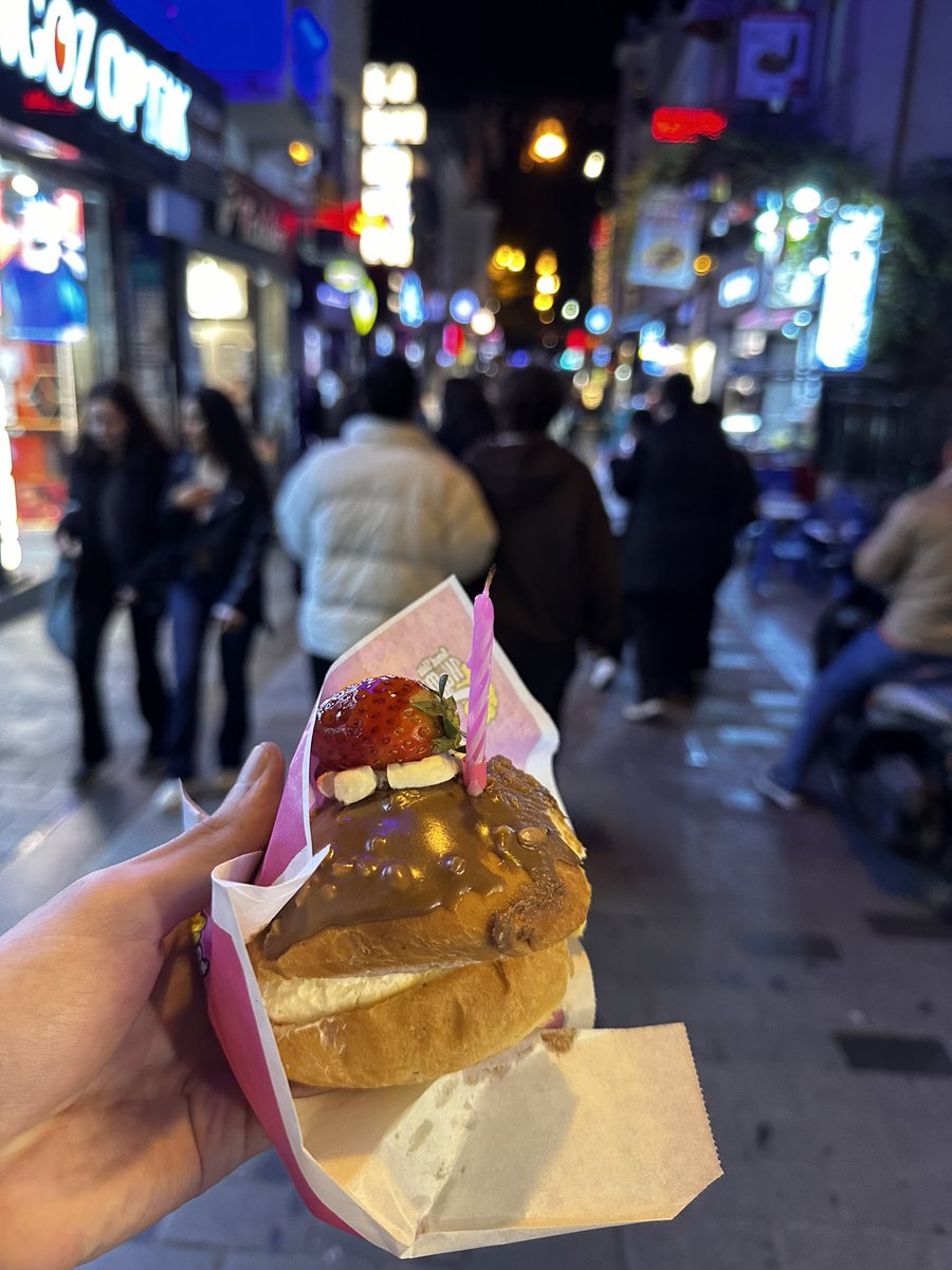 balonlar profilde 24e girdik ama hala soraa aka youngtalent