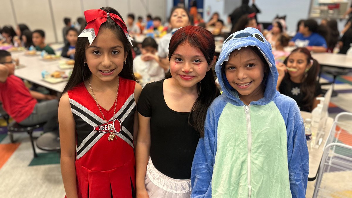 WidenElementary's tweet photo. 🎃 The energy is high and the costumes are awesome for today's Spooktacular! 👻 Can't wait to see all the fun and creativity at 5 PM! 🎉 Don't miss out on the spooky excitement! 🕸️#Spooktacular #WildcatFun https://t.co/kpbI9RLpmx