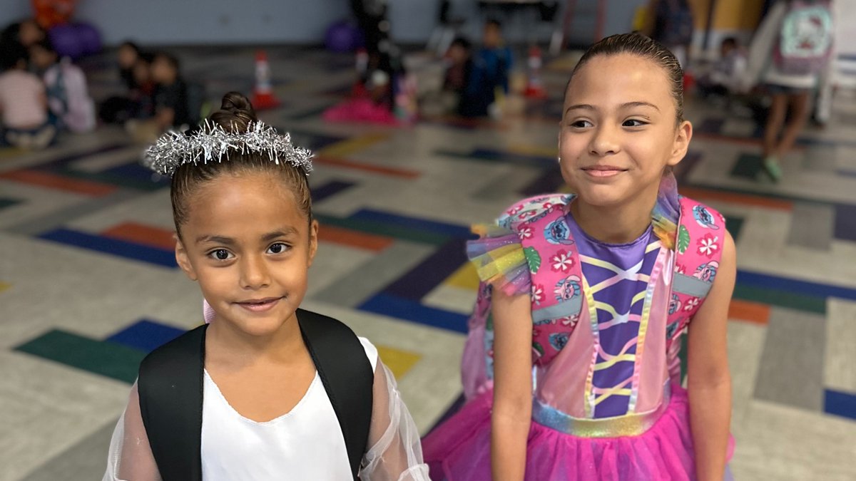 WidenElementary's tweet photo. 🎃 The energy is high and the costumes are awesome for today's Spooktacular! 👻 Can't wait to see all the fun and creativity at 5 PM! 🎉 Don't miss out on the spooky excitement! 🕸️#Spooktacular #WildcatFun https://t.co/kpbI9RLpmx