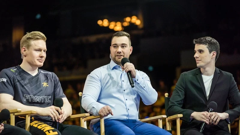 FDS_NB17's tweet photo. The @JoeyYoungbuck propaganda starts today. Bring him back to Fnatic either as Head Coach or Team Director, he is free agent. Time to be serious again #ALWAYSFNATIC https://t.co/tnBwCnOqPR