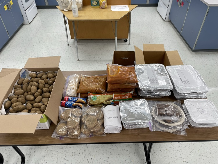 upsalaschools's tweet photo. The Upsala Staff and FCS 2 class recently worked together to make freezer meals for a family going through a hardship.  Staff donated the groceries and the students prepared the food.  Such an important part of life - giving back! https://t.co/XkZIdP1fCM