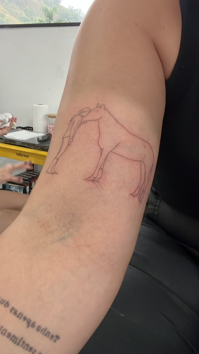 victorialaage's tweet photo. No meu coração e na minha pele ❤️ pra sempre minha Rainha https://t.co/xdmGM4IunW