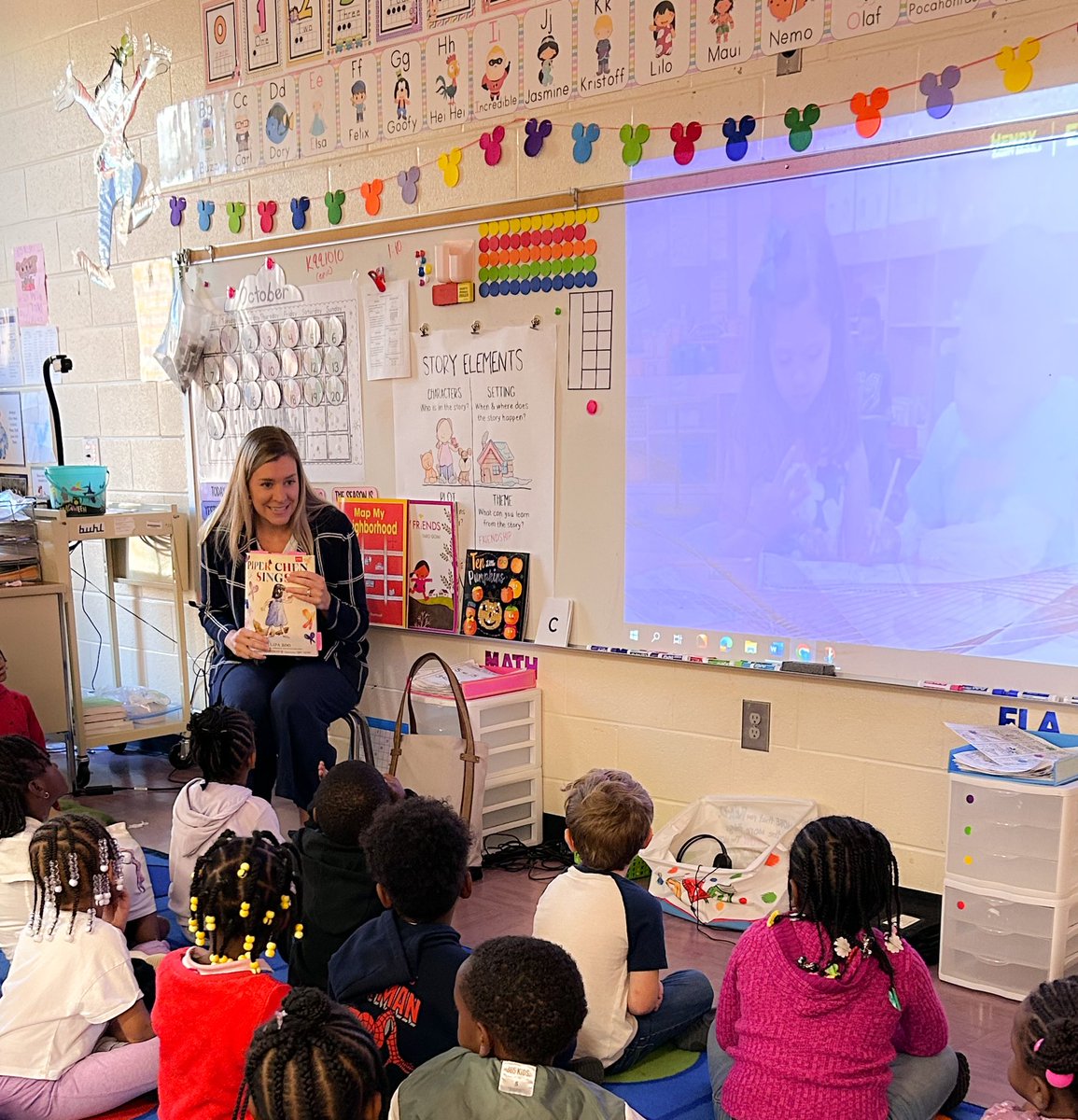 RCE_HCS's tweet photo. We 💜 when our district leaders come &amp; engage with our students! Thanks to Ms. Jessica Lyon for reading with us today! https://t.co/vFh9q3tVi3