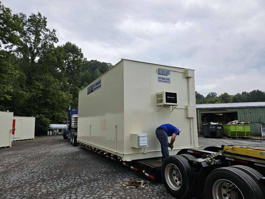 ushazmat's tweet image. 4-Hour Fire-Rated Chemical Storage Buildings

Stay compliant and safe with our fire-rated storage solutions! 🔥 Protect your materials and your team.  haz.rent/IXCAbE

#ChemicalStorage #FireSafety #FlammableStorage