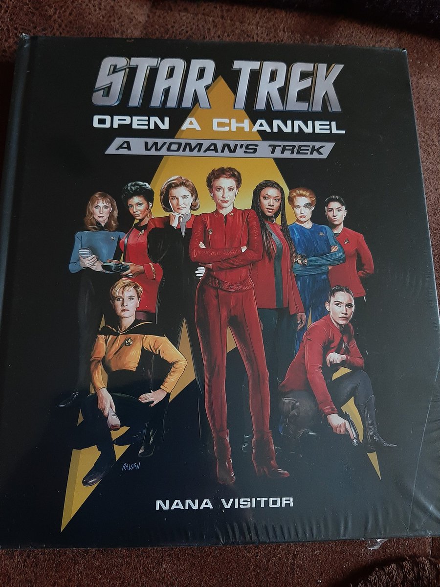LPRWE2711's tweet photo. It's finally there! 😍 I can't wait to dive into the stories of @NanaVisitor 's book. 🥰  #OpenAChannel #StarTrek
#HappyWeekend https://t.co/629PCocWEG