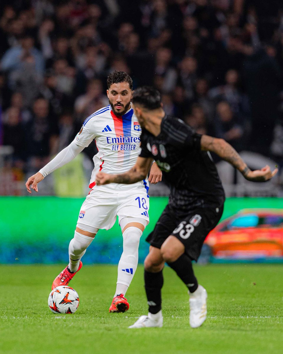 OL's tweet photo. 46' La seconde période débute ! 🔛

Allez les gars, on va chercher cette victoire ! ✊🔴🔵

0-0 #OLBJK https://t.co/wZc1okJJTj