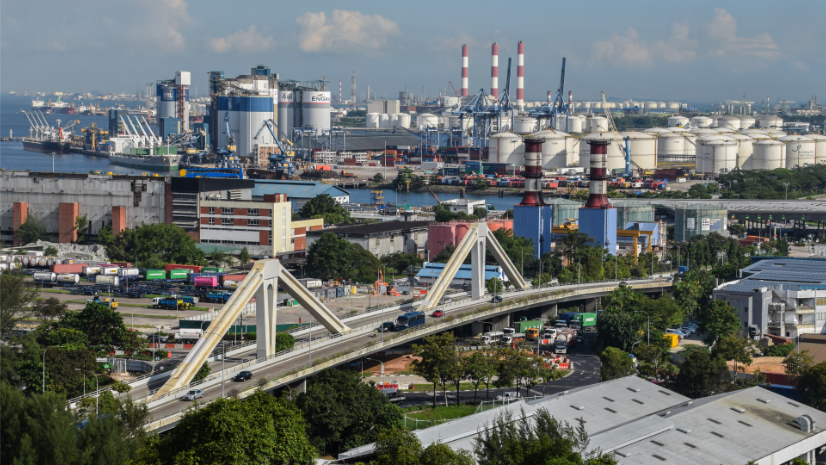 Jurong Port's GIS-powered digital twin, JP Glass, revolutionizes port operations for Singapore by enhancing real-time monitoring, optimizing supply chain management, and promoting sustainability. ow.ly/eJQ950TRYLi