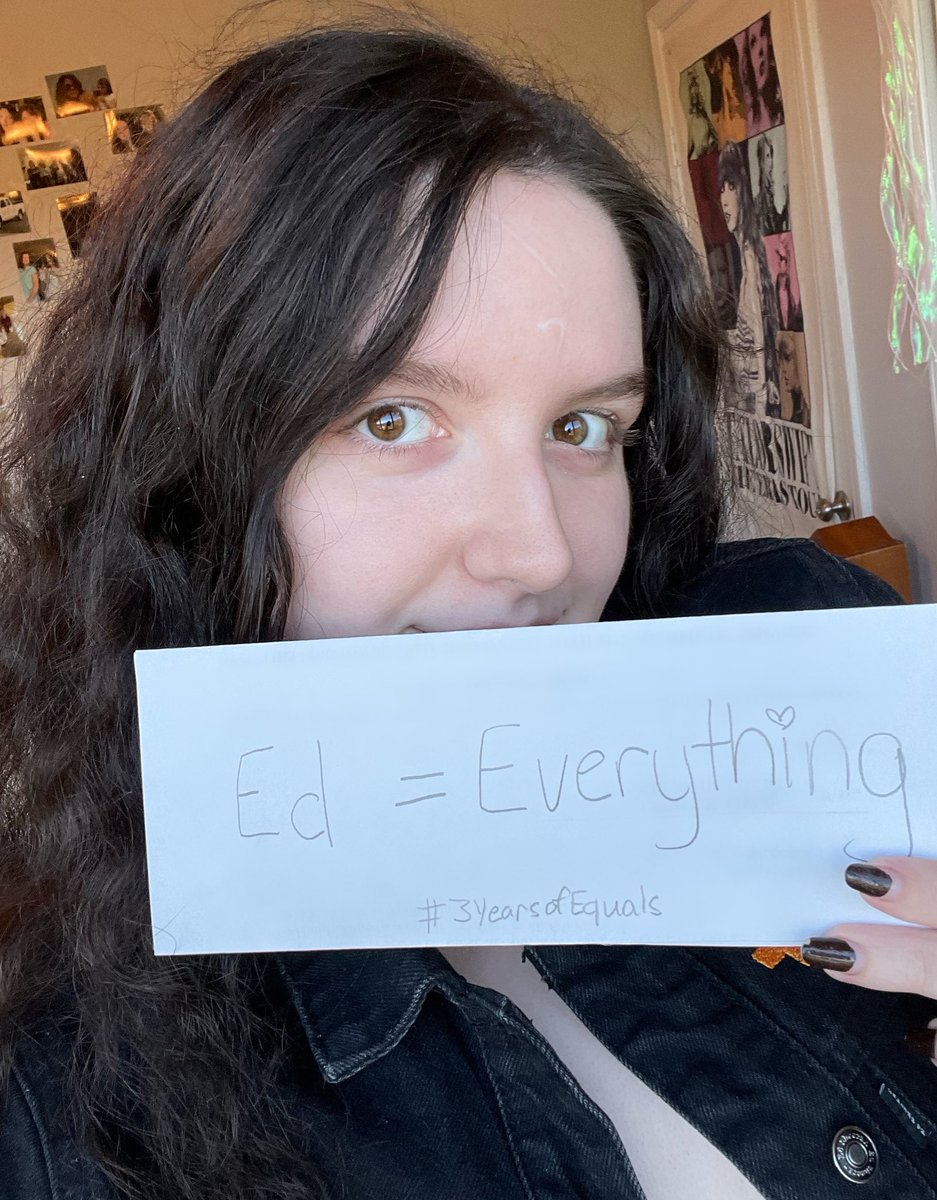 turnintomorning's tweet photo. Ed = Everything 🧡💚💙❤️💛
#3YearsOfEquals @edsheeran https://t.co/6QHmbv1hrs