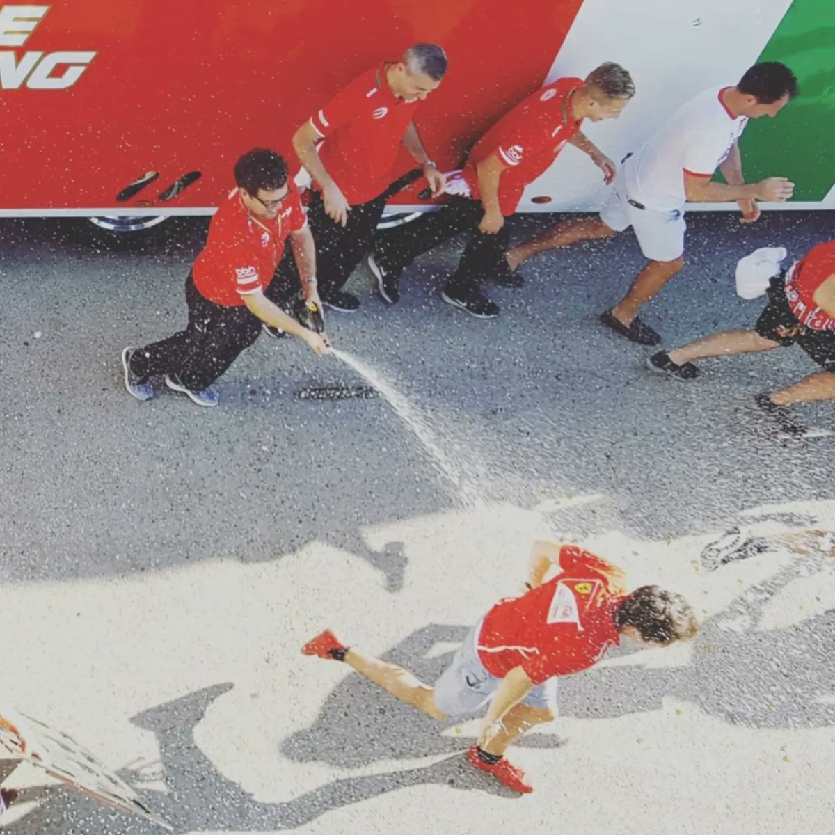 David Cameron tweet media