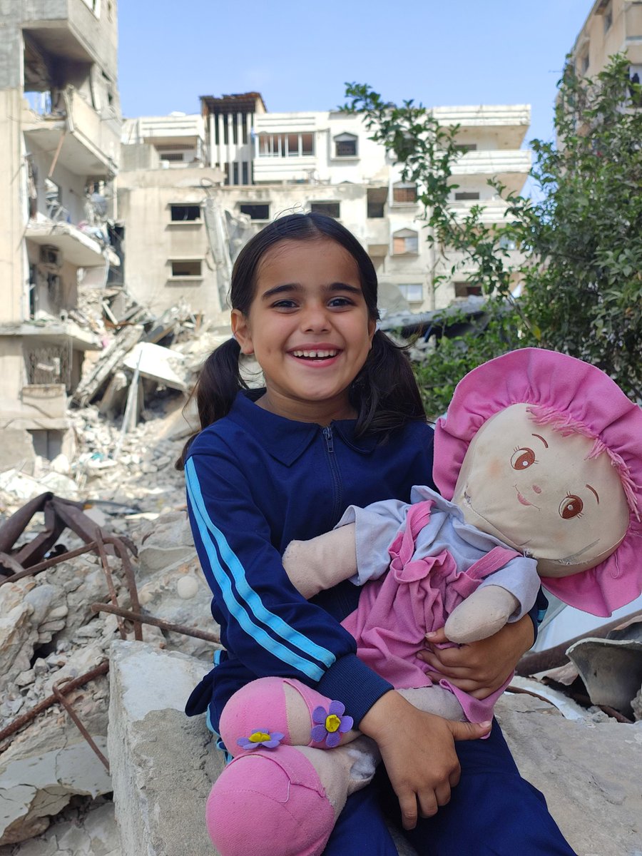 IF YOU SEE HER BEAUTIFUL SMILE, RETWEET NOW she deserves the best and all that is beautiful like your child. help keep her smiling, and donate even if it's just a little. with your donation, you're really making a difference and becoming a hero!
gofund.me/fec9fa34