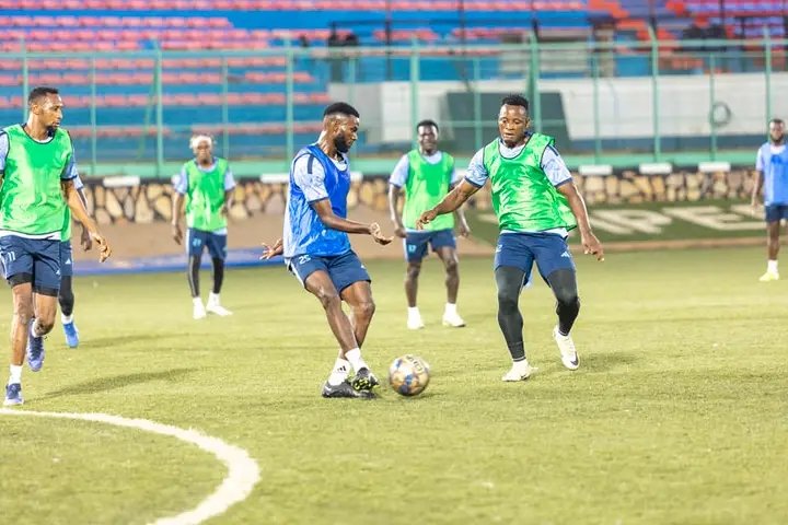VipersXtra's tweet image. Prep @UgPoliceFC 

The boys getting ready for more ACTION at Kitende tomorrow
#VIPPOL | #VenomsUpdates
#VipersSC | #OneTeamOneDream

@VipersSC