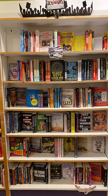 Gloria Blizzard|Writer (@gloriablizzard) on Twitter photo Each independent bookstore curates by book #blackcaketurtlesoupandotherdilemmas differently. Here in <a href="/AnotherStoryTO/">Another Story Bookshop</a>. I dropped by to sign some copies on my way to a reading at the @torontopubliclibrary and saw this! #blackcandianwriters #canlit Each independent bookstore curates by book #blackcaketurtlesoupandotherdilemmas differently. Here in <a href="/AnotherStoryTO/">Another Story Bookshop</a>. I dropped by to sign some copies on my way to a reading at the @torontopubliclibrary and saw this! #blackcandianwriters #canlit