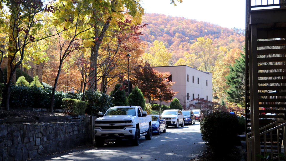 🏫 BACK ON CAMPUS 🏫

It was wonderful seeing our students, staff and faculty back on campus today! After one month apart, in-person classes resumed this morning! We still have a long road of recovery ahead, but we're thankful to experience community on campus again! #CavClan