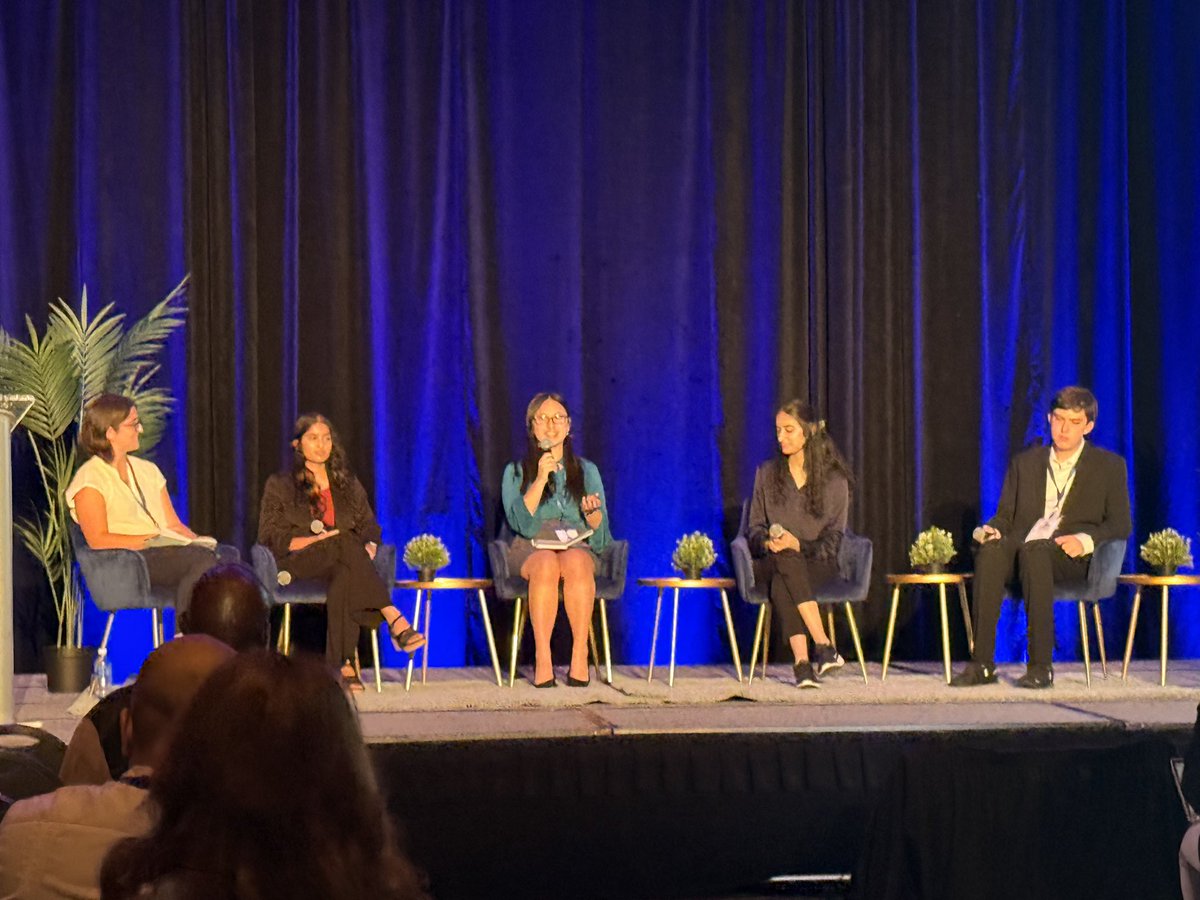 RudyChem's tweet photo. “You want more diversity in computer science, build direct relationships with student to get to know their interest” quote from a student. So important to pay attention to what students are saying they need. #CSforALL #CSforALLSummit @CSforALL @CSforCA https://t.co/cvY4Zbiy7S
