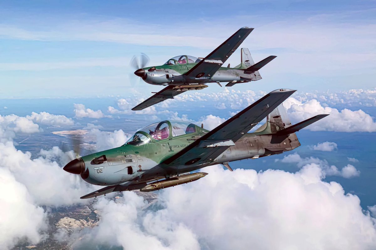 TRUFAULT's tweet photo. A-10 "Warthog" vs A-29 "Súper-Tucano", ¿El Mundo se ha vuelto LOCO?
https://t.co/lg5ccSgmcF
🇺🇸🇧🇷
#A10 #Thunderbolt #a29supertucano #aviation #AviationTech #aviationlovers #historia #Ucrania #war #warzone #warpics #aviacion https://t.co/Y5h4MlriX6