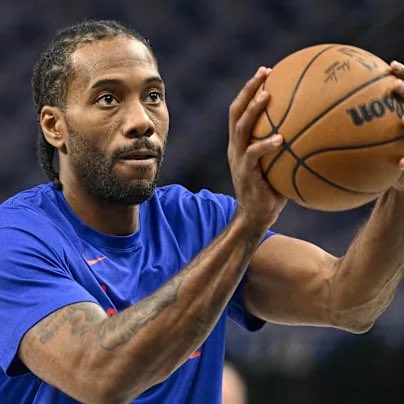 LegionHoops's tweet photo. BREAKING: A terminated LA Clippers trainer plans to sue the team after he claims he was “wrongfully terminated”… says Kawhi was “subjected to unsafe and illegal treatment for his injuries.” 

WOW. 😳 (via @ChrisBHaynes) https://t.co/ZgUKCFGzit
