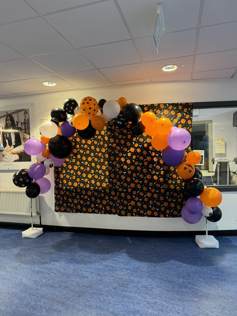 Halloween disco and tuck shop ready 🎃🎃🎃