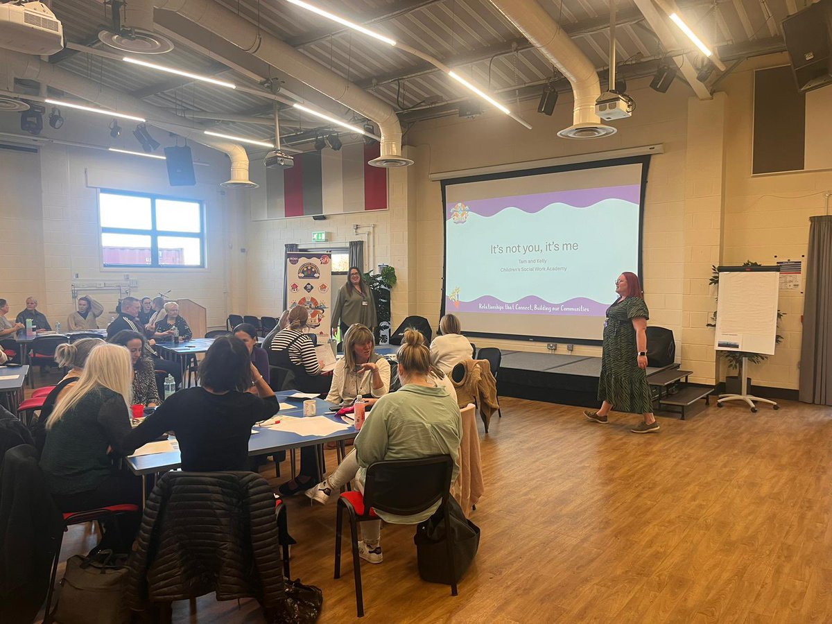 CSWARedcar tweet media