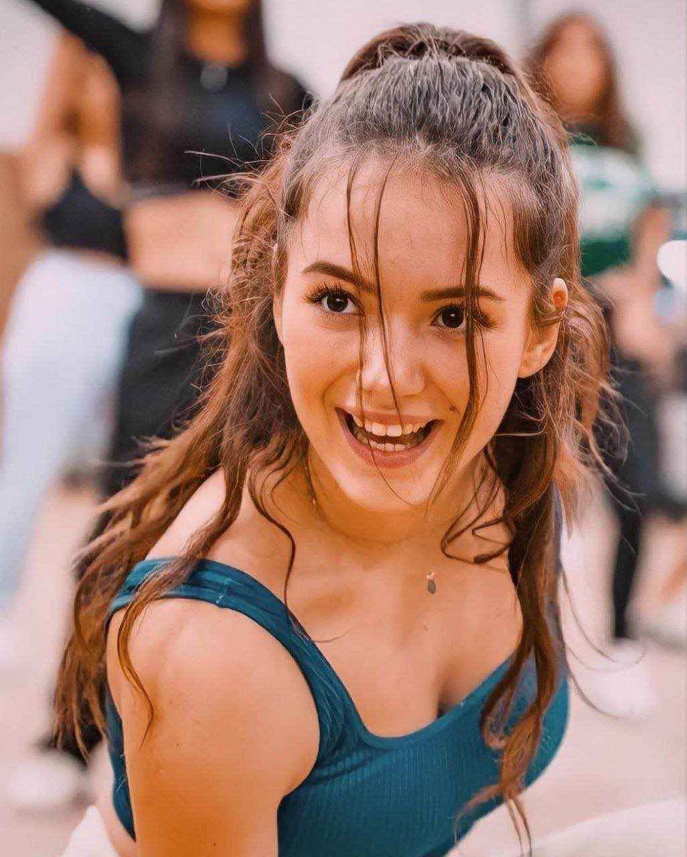 FrInfluenceuse's tweet image. elsa vous✨