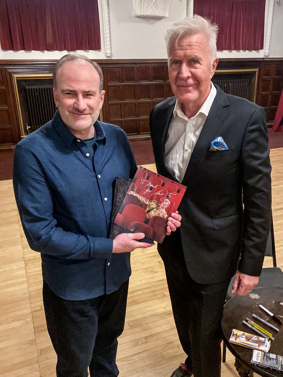 Delighted to meet <a href="/ABCFRY/">Martin Fry</a> Martin Fry - A Lexicon of Life <a href="/BoroughHalls/">Dudley Borough Halls</a> #dudley super nice classy guy what a great evening🙏
