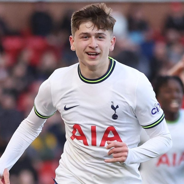 Footballtweet's tweet photo. Tottenham might just have a generational talent... https://t.co/Y8kGneAkGS
