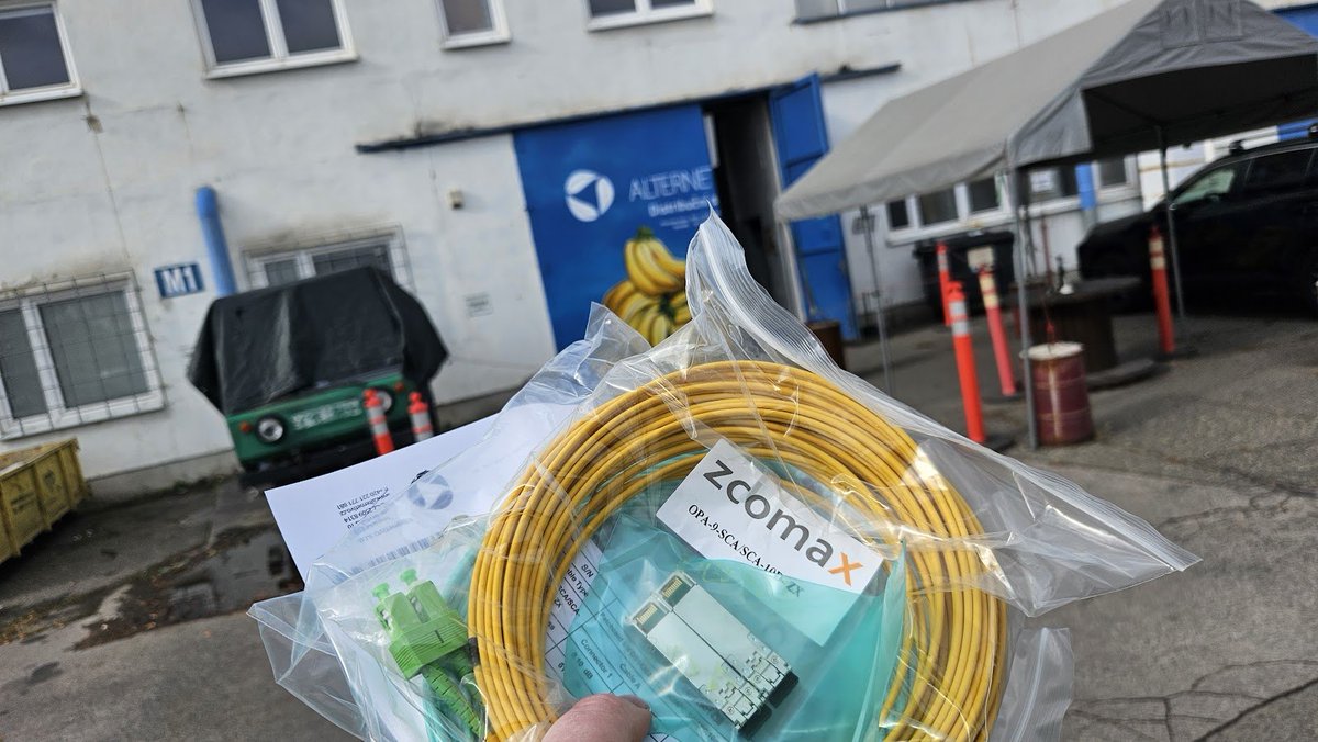 Adam Ježek 🦔 má konečně semafor 🚦🚦🚦 tweet media