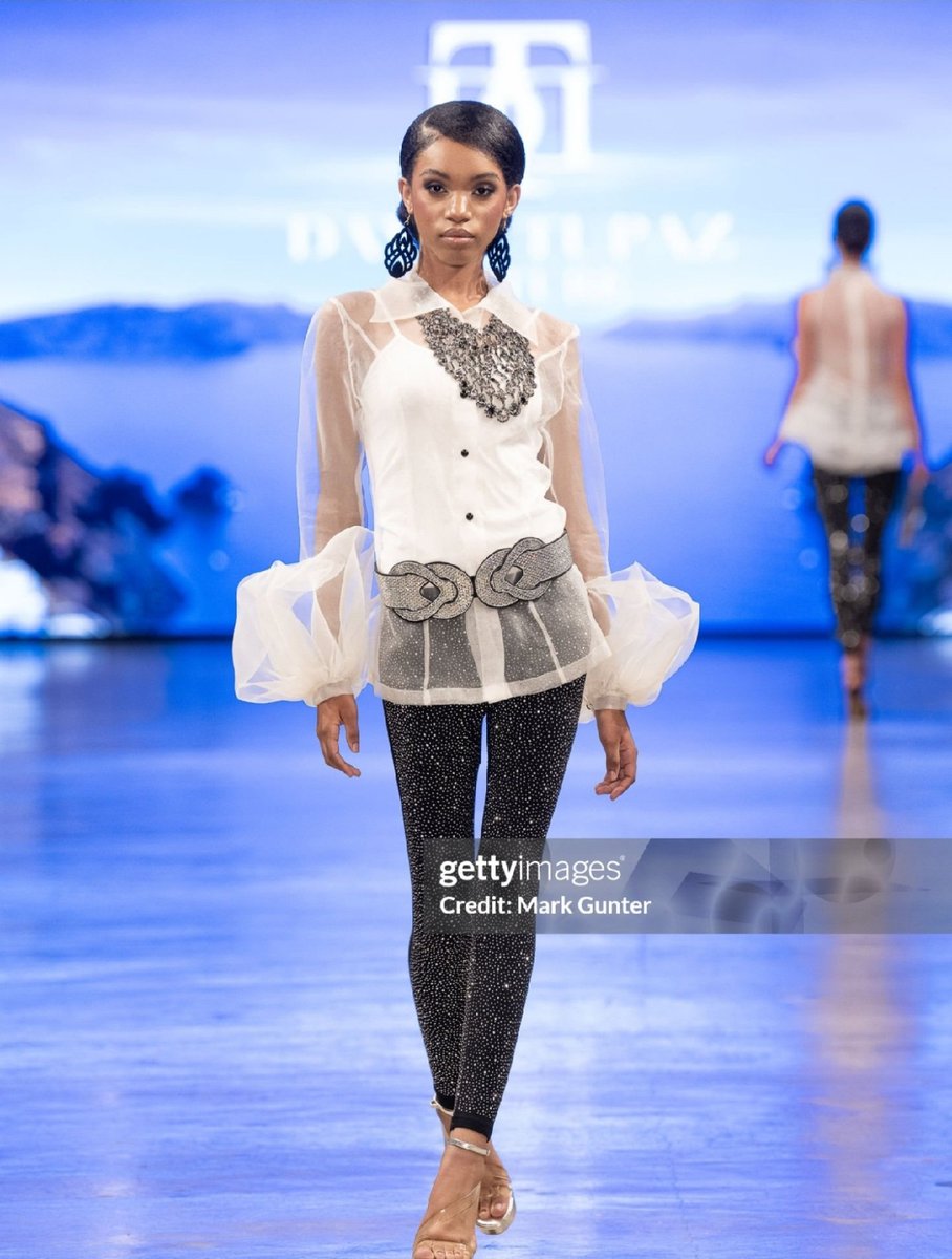 celaiwest1's tweet photo. NEW beginnings start with ONE brave step
#celaiwest #artheartsfashion  #lafw https://t.co/YCVJgoiL1s